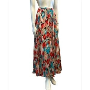 Laundry by Shelli Segal gorgeous long flowy pleated skirt in new condition